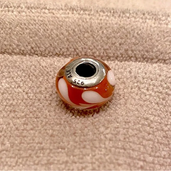 SOLD Retired Pandora glass murano orange and white swirl - Picture 5 of 7